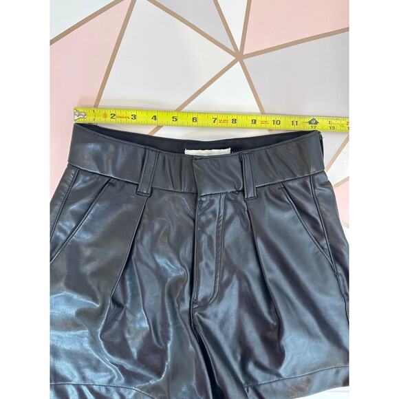 Abercrombie and Fitch Black Vegan Leather High Rise Tailored Shorts Pleated XS - Picture 6 of 8